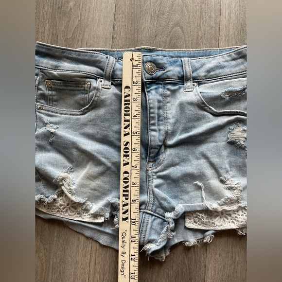 American Eagle Outfitters Light Denim Stretch Distressed Shorts Women’s 8 - Picture 6 of 6